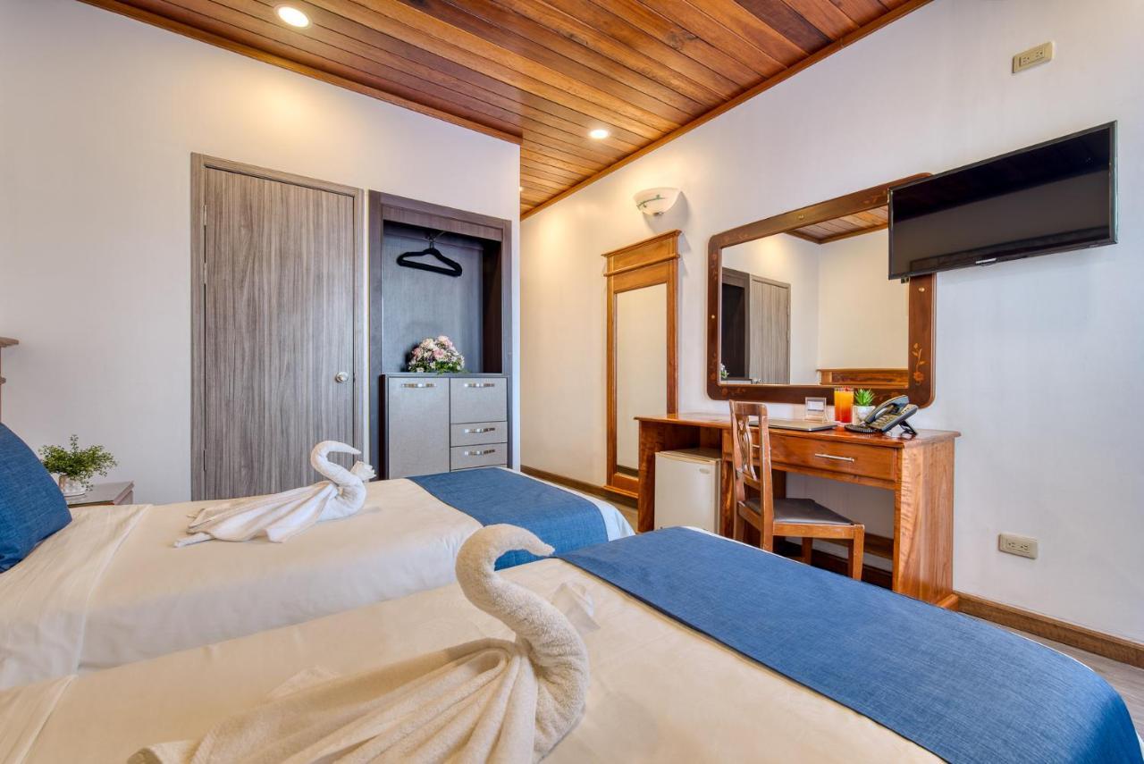 Swans Cay Hotel بوكاس تاون المظهر الخارجي الصورة