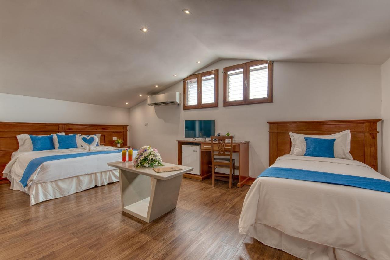 Swans Cay Hotel بوكاس تاون المظهر الخارجي الصورة