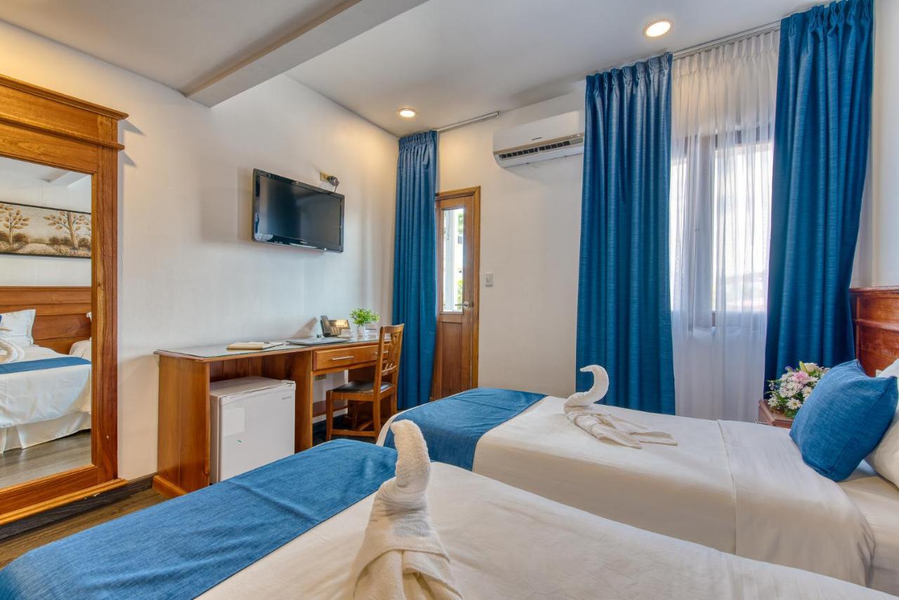 Swans Cay Hotel بوكاس تاون المظهر الخارجي الصورة