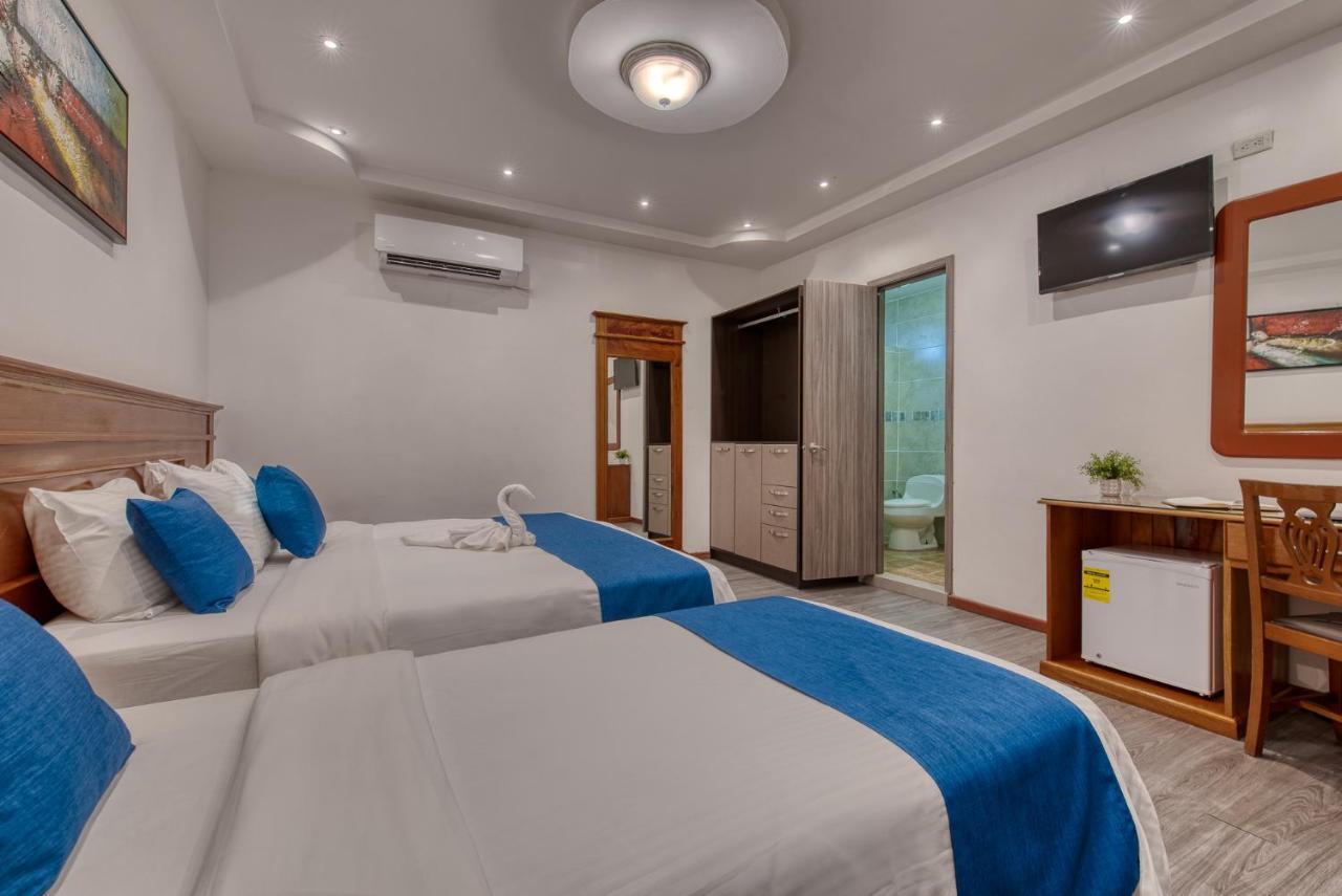Swans Cay Hotel بوكاس تاون المظهر الخارجي الصورة