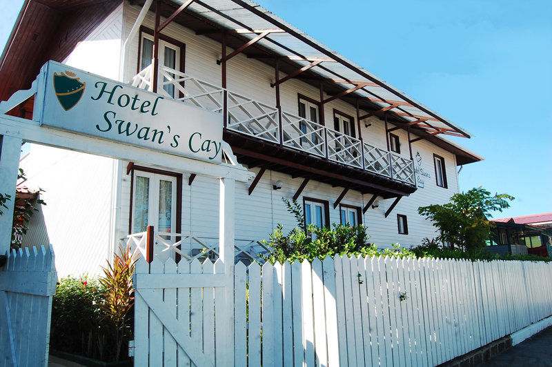 Swans Cay Hotel بوكاس تاون المظهر الخارجي الصورة