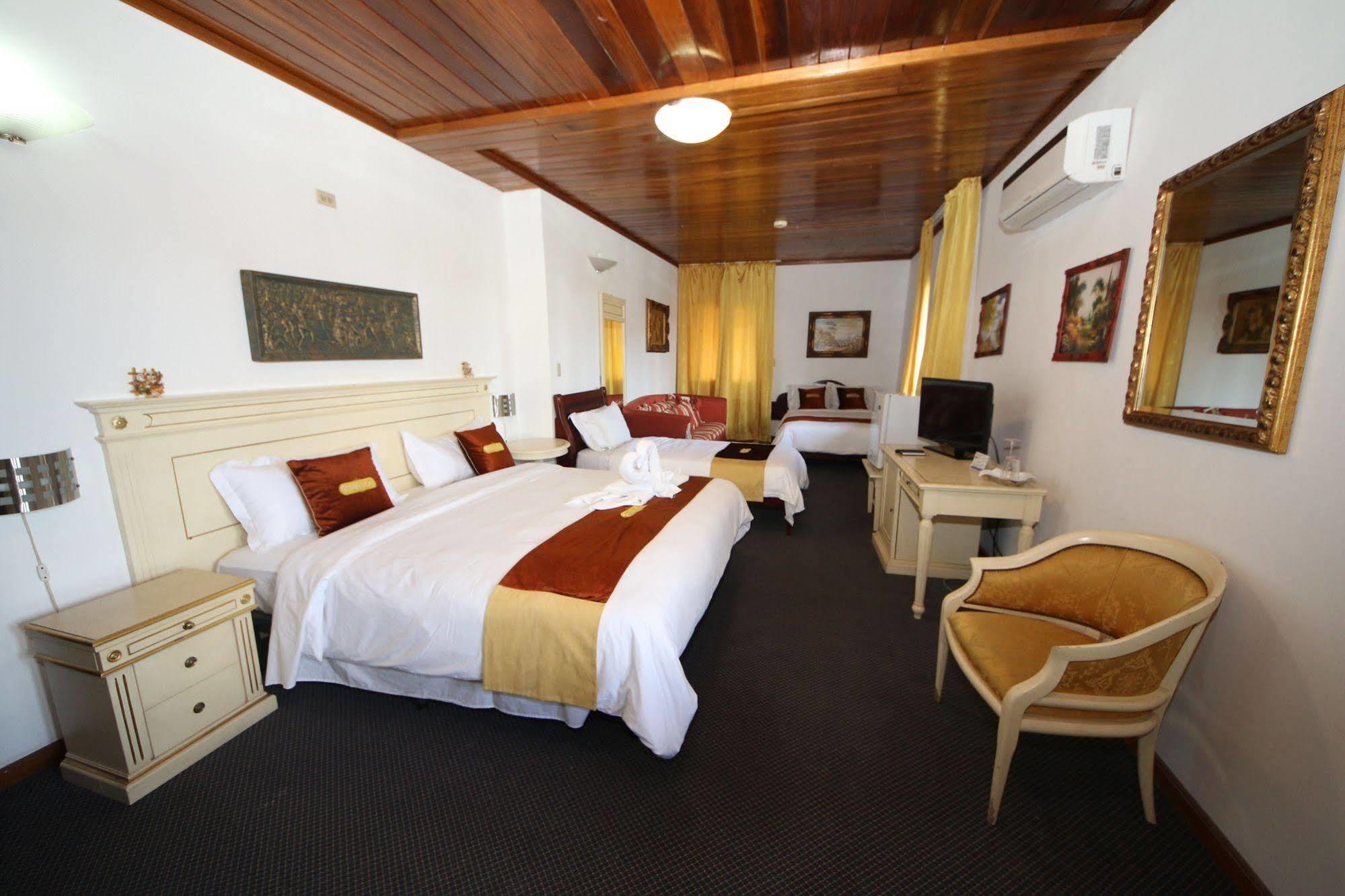 Swans Cay Hotel بوكاس تاون المظهر الخارجي الصورة